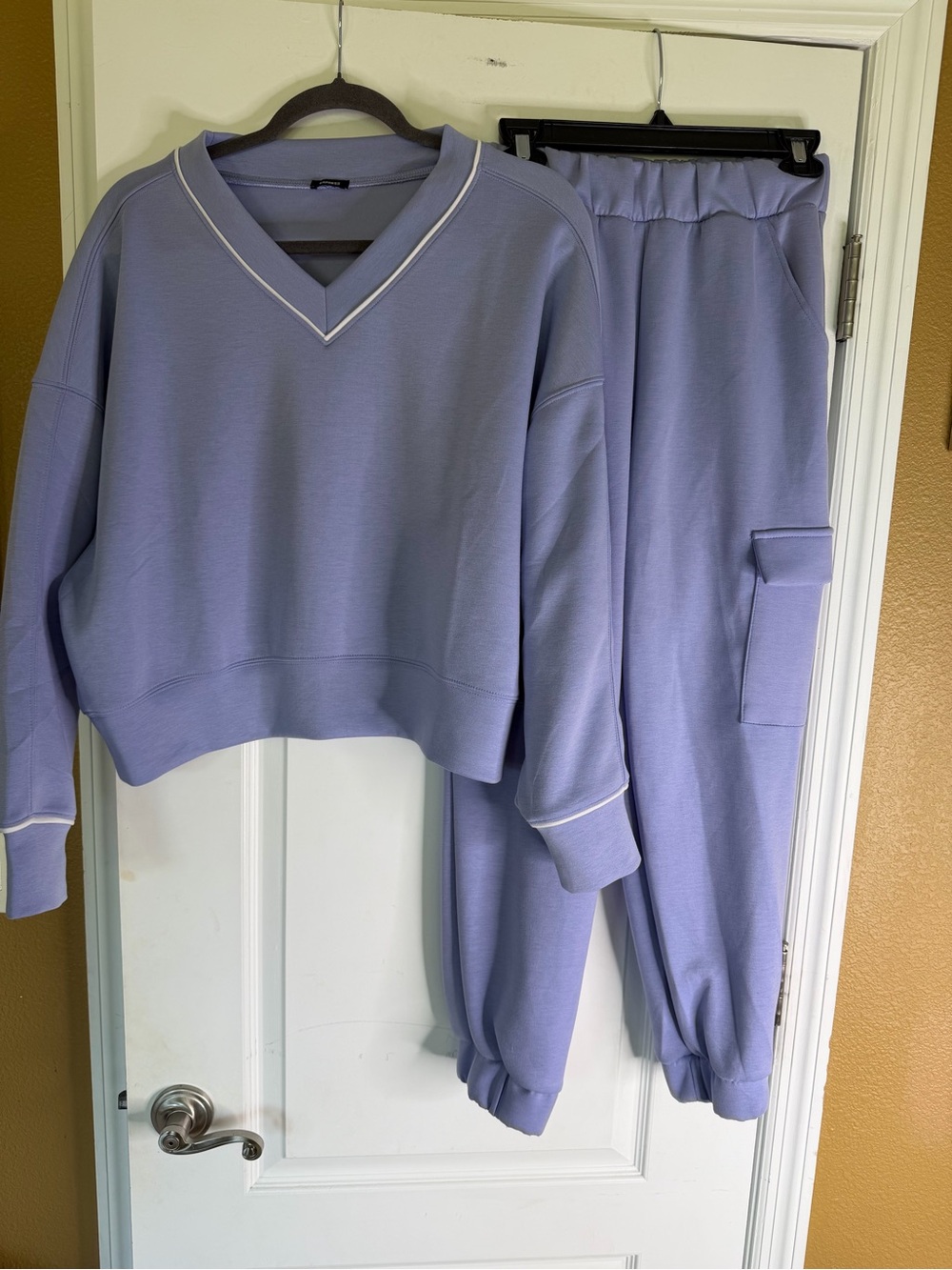Express Periwinkle V-Neck Loose Fit Sweatshirt & Cargo Joggers Set. Size XS